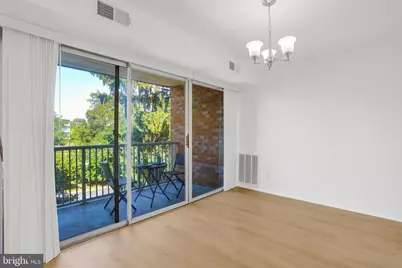 2909 Charing Cross Road #13, Falls Church, VA 22042 - Photo 4
