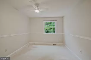 7177 Lake Cove Dr, Alexandria, VA 22315 - Photo 32