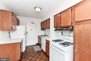 6641 Wakefield Dr, Alexandria, VA 22307 - Photo 8