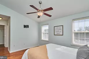 12827 Fair Briar Ln, Fairfax, VA 22033 - Photo 10
