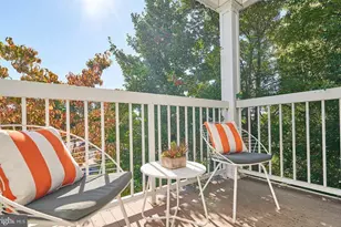 12827 Fair Briar Ln, Fairfax, VA 22033 - Photo 8