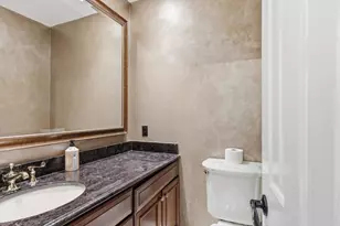 11108 Lochinver Ln, Oakton, VA 22124 - Photo 12