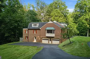 9187 Old Dominion Dr, McLean, VA 22102 - Photo 10