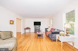 7111 Cheshire Ct, Alexandria, VA 22307 - Photo 4