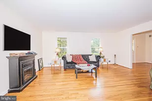 7111 Cheshire Ct, Alexandria, VA 22307 - Photo 2