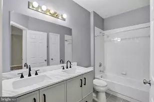 2110 Highcourt Ln, Herndon, VA 20170 - Photo 2