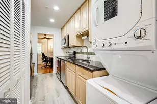 6295 Hillary Ct, Alexandria, VA 22315 - Photo 10