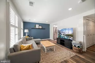 1536 Twisted Oak Dr, Reston, VA 20194 - Photo 2