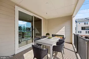13704 Aviation Pl, Herndon, VA 20171 - Photo 8