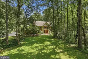 7725 Wyckland Ct, Clifton, VA 20124 - Photo 2