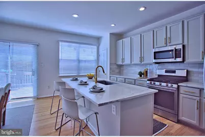 14679 Seasons Drive, Centreville, VA 20120 - Photo 8