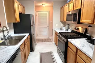 7530B Coxton Ct, Alexandria, VA 22306 - Photo 6