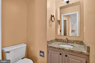 6888 Kerrywood Cir, Centreville, VA 20121 - Photo 6