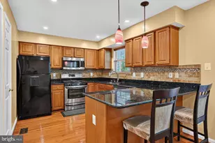 6888 Kerrywood Cir, Centreville, VA 20121 - Photo 10