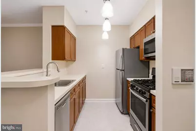 2204 Westcourt Lane #122, Herndon, VA 20170 - Photo 4