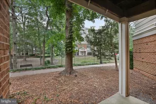 2204 Westcourt Ln, Herndon, VA 20170 - Photo 14