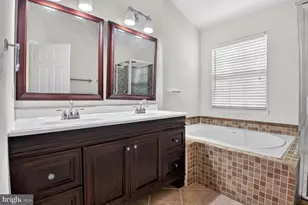 4129 Grover Glen Ct, Fairfax, VA 22030 - Photo 12
