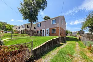 5818 Fifer Dr, Alexandria, VA 22303 - Photo 2