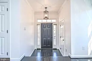 12700 Dogwood Hills Ln, Fairfax, VA 22033 - Photo 2