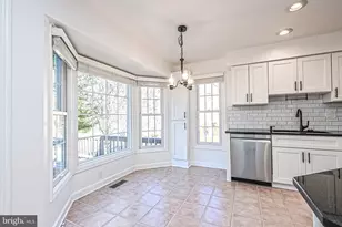 12700 Dogwood Hills Ln, Fairfax, VA 22033 - Photo 16