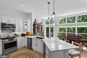 5155 Ballycastle Cir Circle, Alexandria, VA 22315 - Photo 10
