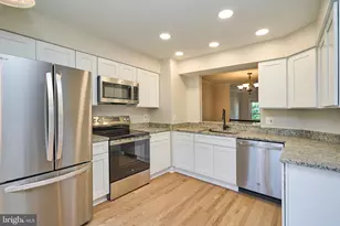 6319 Mary Todd Ct, Centreville, VA 20121 - Photo 4