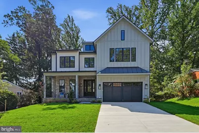 107 Yeonas Drive SE, Vienna, VA 22180 - Photo 2