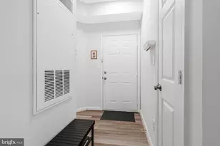 5947 Founders Hill Dr, Alexandria, VA 22310 - Photo 2