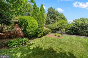 8114 Langbrook Rd, Springfield, VA 22152 - Photo 24