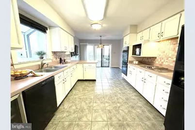 6319 Chaucer View Circle, Alexandria, VA 22304 - Photo 2