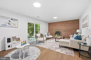 10196 Bessmer Ln, Fairfax, VA 22032 - Photo 4