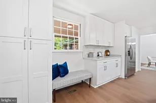 10196 Bessmer Ln, Fairfax, VA 22032 - Photo 16