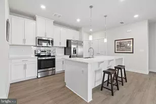 12850 Mosaic Pk Wy, Herndon, VA 20171 - Photo 4