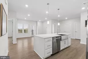 12850 Mosaic Pk Wy, Herndon, VA 20171 - Photo 6