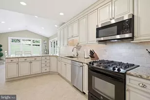 4229 Worcester Dr, Fairfax, VA 22032 - Photo 8