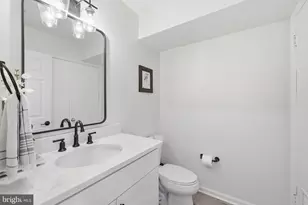 7563 Chrisland Cove, Falls Church, VA 22042 - Photo 8