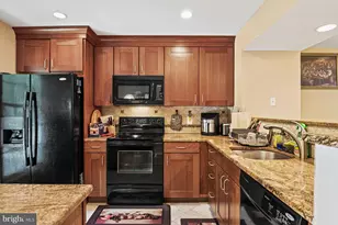 6586 Skylemar Trail, Centreville, VA 20121 - Photo 4