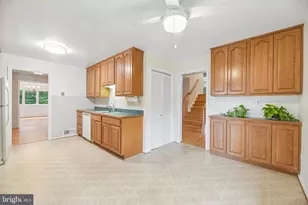 5204 Holden St, Fairfax, VA 22032 - Photo 16