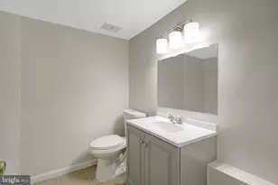 5901 Kingsford Rd, Springfield, VA 22152 - Photo 12