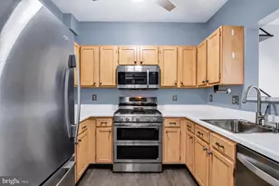 14300 Grape Holly Grove, Centreville, VA 20121 - Photo 8