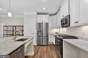 6101 Fairview Farm Dr, Alexandria, VA 22315 - Photo 2