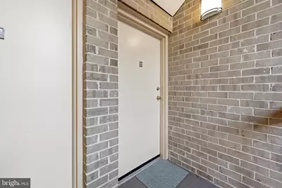 1643 Parkcrest Circle #301, Reston, VA 20190 - Photo 4
