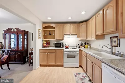 1643 Parkcrest Circle #301, Reston, VA 20190 - Photo 28