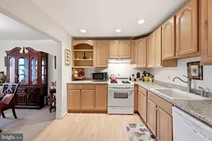 1643 Parkcrest Cir, Reston, VA 20190 - Photo 28