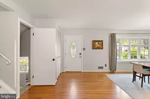 8632 Kerry Ln, Springfield, VA 22152 - Photo 6