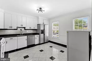 7877 Painted Daisy Dr, Springfield, VA 22152 - Photo 8