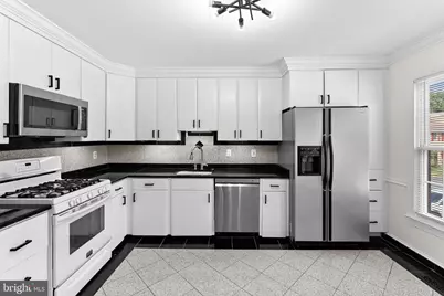 7877 Painted Daisy Drive, Springfield, VA 22152 - Photo 10