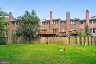 2747 Carter Farm Ct, Alexandria, VA 22306 - Photo 2