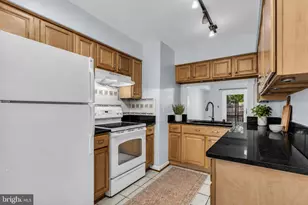 8105 Kingsway Ct, Springfield, VA 22152 - Photo 10