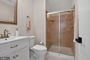 2155 Pond View Ct, Reston, VA 20191 - Photo 16
